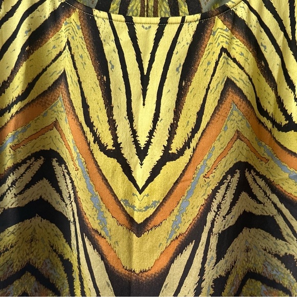 St. John Women's Sleeveless Petite Silk Stretch Tank Top - Picture 12 of 14